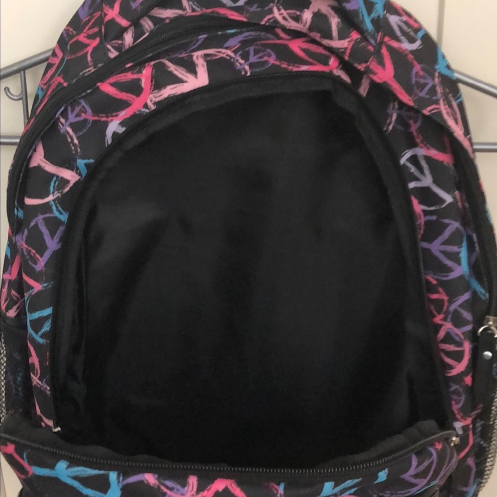 Bongo Peace Sign Backpack - Picture 3 of 4